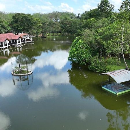 Lake Serenity Resort & Spa Kuruwita Экстерьер фото