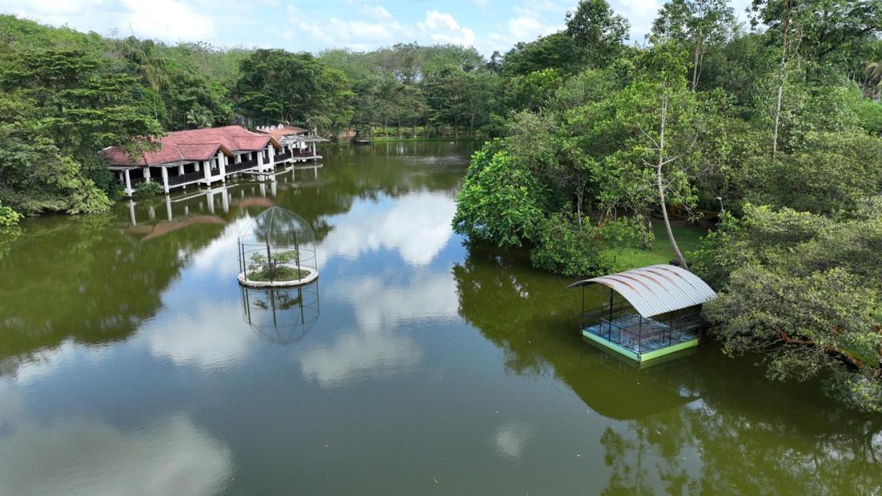 Lake Serenity Resort & Spa Kuruwita Экстерьер фото